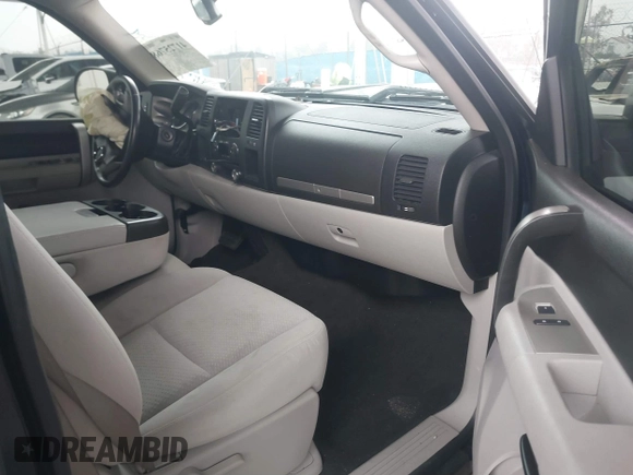 2007 Chevrolet Silverado 1500 LT w/1LT with VIN 2GCEC19J771665197, listed as a IAAI auction lot 41725768 with 122,855 mi miles. Bid and sale history available at carsss.com. Image 5.