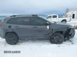2017 Jeep Cherokee High Altitude z VIN 1C4PJMDS5HW632810, wystawiony jako IAAI lot #41627330 z przebiegiem 123 927 mil mil oraz . Historia ofert i sprzedaży dostępna na DreamBid. Obrazek 13.