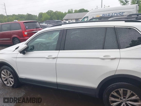 2018 Volkswagen Tiguan SEL с VIN 3VV2B7AX0JM096512, выставлен на аукционе IAAI как лот 42237884 с пробегом 60 209 миль миль и . История ставок и продаж доступна на DreamBid. Изображение 14.