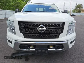 2022 Nissan Titan SV with VIN 1N6AA1ED8NN102141, listed as a Copart auction lot 56734745 with 44,379 mi miles and Clean title. Bid and sale history available at DreamBid. Image 5.