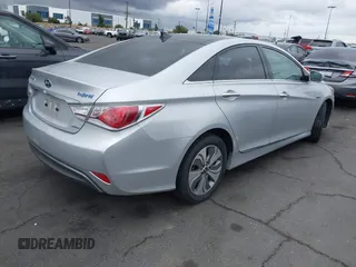 2014 Hyundai Sonata Limited with VIN KMHEC4A44EA106969, listed as a IAAI auction lot 42061351 with 25,795 mi miles and . Bid and sale history available at carsss.com. Image 4.