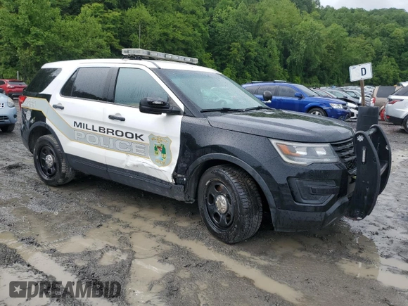 2016 Ford Police Interceptor Utility z VIN 1FM5K8AR8GGA97151, wystawiony jako Copart lot #58217185 z przebiegiem Nie podano mil oraz Szkoda całkowita • Salvage title. Historia ofert i sprzedaży dostępna na DreamBid. Obrazek 4.