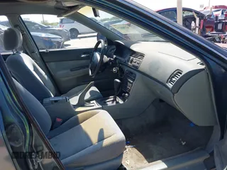 1996 Honda Accord LX with VIN 1HGCD5633TA286104, listed as a IAAI auction lot 42004112 with 186,586 mi miles and . Bid and sale history available at carsss.com. Image 5.