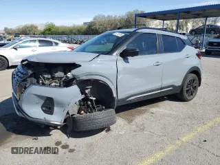2021 Nissan Kicks SR z VIN 3N1CP5DV9ML501766, wystawiony jako Copart lot #52733745 z przebiegiem 52 855 mil mil oraz Szkody całkowita. Historia ofert i sprzedaży dostępna na DreamBid. Obrazek 1.