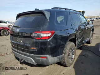 2024 Honda Pilot TrailSport with VIN 5FNYG1H63RB040262, listed as a Copart auction lot 45701645 with 24,872 mi miles and Salvage Title. Bid and sale history available at carsss.com. Image 3.