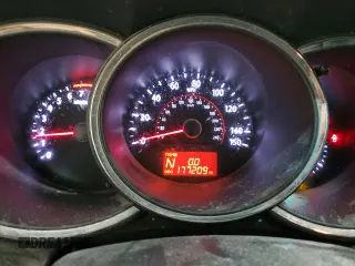 2012 Kia Sorento LX z VIN 5XYKT4A63CG241446, wystawiony jako Copart lot #45536195 z przebiegiem 177 209 mil mil oraz Szkoda całkowita • Salvage title. Historia ofert i sprzedaży dostępna na DreamBid. Obrazek 9.