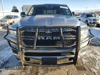 2019 Ram 1500 Tradesman z VIN 1C6SRFCT9KN738027, wystawiony jako Copart lot #87824045 z przebiegiem 198 889 mil mil oraz Czysty tytuł • Clean title. Historia ofert i sprzedaży dostępna na DreamBid. Obrazek 5.