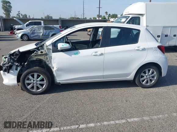 2015 Toyota Yaris L z VIN VNKKTUD36FA054974, wystawiony jako IAAI lot #42542421 z przebiegiem 93 028 mil mil oraz . Historia ofert i sprzedaży dostępna na DreamBid. Obrazek 14.