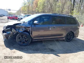 2015 Toyota Sienna SE with VIN 5TDXK3DC3FS682327, listed as a IAAI auction lot 41983156 with 141,640 mi miles. Bid and sale history available at carsss.com. Image 14.