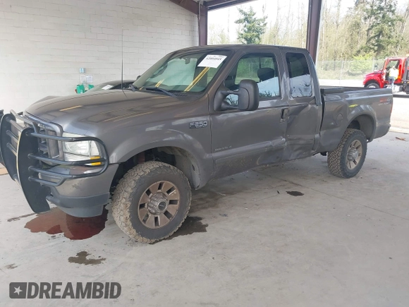 2003 Ford Super Duty F-250 XL with VIN 1FTNX21F33EA22565, listed as a IAAI auction lot 42004045 with 252,604 mi miles. Bid and sale history available at carsss.com. Image 17.