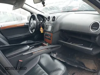 2006 Mercedes-Benz M 350 z VIN 4JGBB86EX6A055333, wystawiony jako IAAI lot #41992727 z przebiegiem Nie podano mil oraz . Historia ofert i sprzedaży dostępna na DreamBid. Obrazek 5.