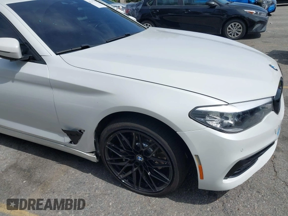 2020 BMW 5 Series 530i z VIN WBAJR3C04LWW69815, wystawiony jako IAAI lot #42247174 z przebiegiem 54 547 mil mil oraz . Historia ofert i sprzedaży dostępna na DreamBid. Obrazek 6.