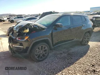 2019 Jeep Compass High Altitude z VIN 3C4NJDCBXKT670605, wystawiony jako Copart lot #84103494 z przebiegiem 76 347 mil mil oraz Szkoda całkowita • Salvage title. Historia ofert i sprzedaży dostępna na DreamBid. Obrazek 1.