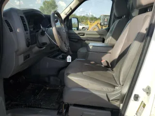 2021 Nissan NV Cargo SV с VIN 1N6BF0KY3MN806785, выставлен на аукционе Copart как лот 77234424 с пробегом 105 784 миль миль и Списание • Salvage title. История ставок и продаж доступна на DreamBid. Изображение 7.