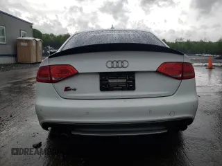 2010 Audi S4 Prestige z VIN WAUKGAFL1AA170730, wystawiony jako Copart lot #56857045 z przebiegiem Nie podano mil oraz Szkoda całkowita • Salvage title. Historia ofert i sprzedaży dostępna na DreamBid. Obrazek 6.