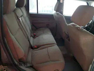 2006 Jeep Commander z VIN 1J8HG48K86C296039, wystawiony jako Copart lot #84716894 z przebiegiem 181 297 mil mil oraz Szkoda całkowita • Salvage title. Historia ofert i sprzedaży dostępna na DreamBid. Obrazek 10.