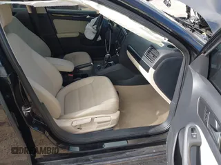 2016 Volkswagen Jetta SEL z VIN 3VWL07AJ2GM259395, wystawiony jako IAAI lot #42448235 z przebiegiem 101 032 mil mil oraz . Historia ofert i sprzedaży dostępna na DreamBid. Obrazek 5.
