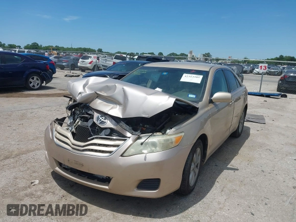 2011 Toyota Camry LE z VIN 4T1BF3EK7BU230614, wystawiony jako IAAI lot #42313505 z przebiegiem 218 730 mil mil oraz . Historia ofert i sprzedaży dostępna na DreamBid. Obrazek 2.