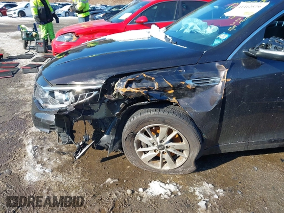 2018 Kia Optima LX with VIN KNAGT4L30J5235891, listed as a IAAI auction lot 41412579 with 44,362 mi miles. Bid and sale history available at carsss.com. Image 6.