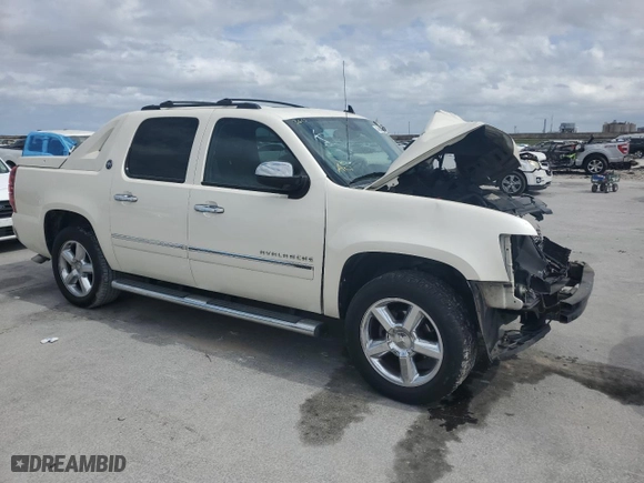 2013 Chevrolet Avalanche LTZ with VIN 3GNMCGE06DG321043, listed as a Copart auction lot 48144995 with 0 mi miles and Salvage Title. Bid and sale history available at carsss.com. Image 4.