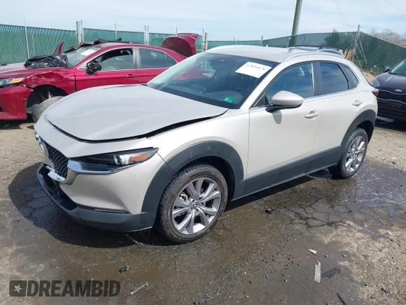 2022 Mazda CX-30 S Select with VIN 3MVDMBBL4NM401563, listed as a IAAI auction lot 41826878 with 4,733 mi miles and . Bid and sale history available at carsss.com. Image 17.