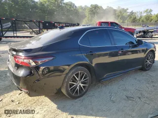 2022 Toyota Camry SE with VIN 4T1G11AK8NU646710, listed as a Copart auction lot 69475624 with 43,374 mi miles and Salvage Title. Bid and sale history available at carsss.com. Image 3.