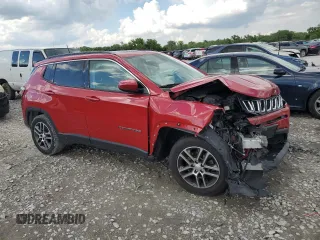 2017 Jeep Compass Latitude z VIN 3C4NJDBB1HT665979, wystawiony jako Copart lot #56522185 z przebiegiem 69 646 mil mil oraz Szkoda całkowita • Salvage title. Historia ofert i sprzedaży dostępna na DreamBid. Obrazek 4.