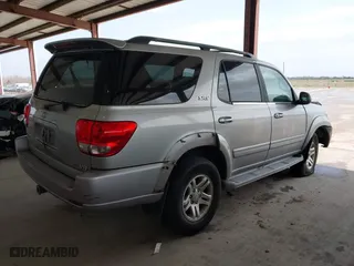 2005 Toyota Sequoia SR5 with VIN 5TDZT34A25S245549, listed as a IAAI auction lot 41724218 with 177,938 mi miles. Bid and sale history available at carsss.com. Image 4.