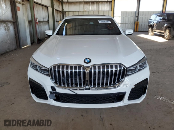 2020 BMW 7 Series 740i with VIN WBA7T2C09LGL18088, listed as a Copart auction lot 39695183 with 27,240 mi miles. Bid and sale history available at carsss.com. Image 5.