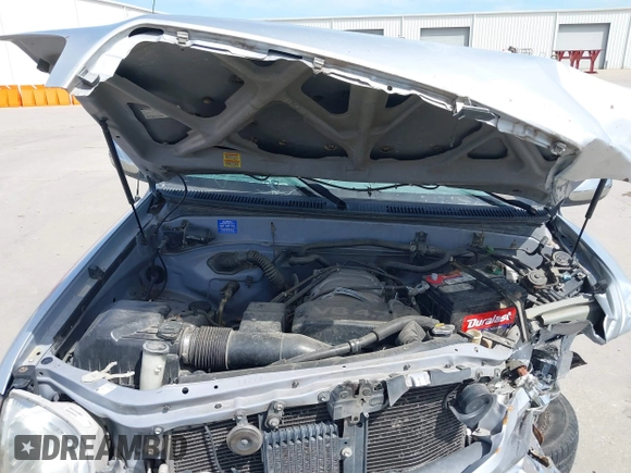 2000 Toyota Tundra SR5 with VIN 5TBRT3411YS070241, listed as a IAAI auction lot 41785990 with 204,276 mi miles and . Bid and sale history available at DreamBid. Image 10.