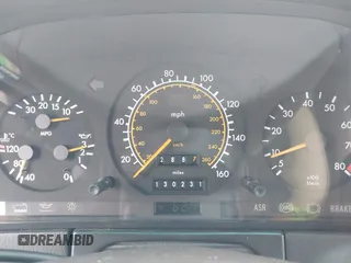 1993 Mercedes-Benz S 320 z VIN WDBGA32E7PA111623, wystawiony jako IAAI lot #42324385 z przebiegiem 130 231 mil mil oraz . Historia ofert i sprzedaży dostępna na DreamBid. Obrazek 7.