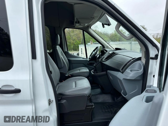 2018 Ford Transit с VIN 1FDZX2XM0JKB25878, выставлен на аукционе Copart как лот 55781625 с пробегом 159 495 миль миль и Чистый • Clean title. История ставок и продаж доступна на DreamBid. Изображение 6.