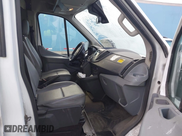 2019 Ford Transit z VIN 1FTYR1CM4KKA00667, wystawiony jako IAAI lot #41430228 z przebiegiem 252 757 mil mil oraz . Historia ofert i sprzedaży dostępna na DreamBid. Obrazek 5.