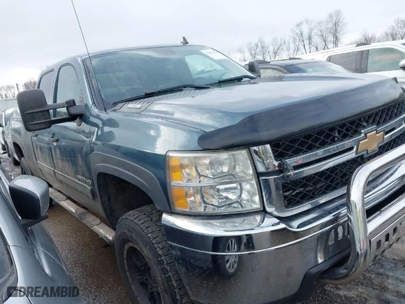 2011 Chevrolet Silverado 2500HD LT with VIN 1GC1KXC84BF248759, listed as a IAAI auction lot 41453557 with 273,874 mi miles. Bid and sale history available at carsss.com. Image 1.
