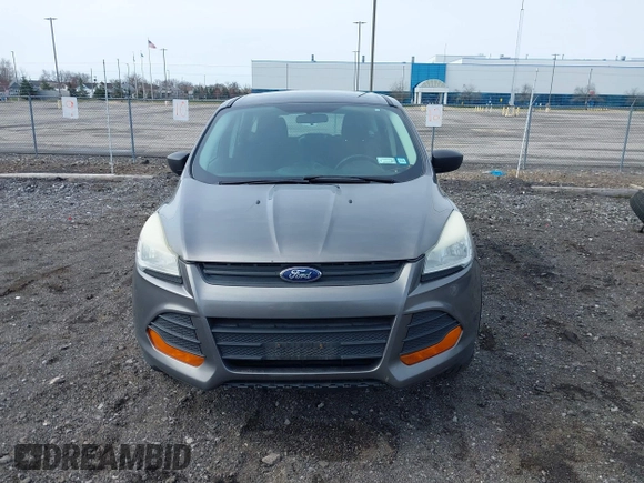 2013 Ford Escape S with VIN 1FMCU0F72DUB93249, listed as a IAAI auction lot 42009262 with 183,573 mi miles. Bid and sale history available at carsss.com. Image 12.