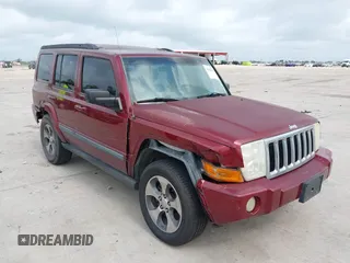 2008 Jeep Commander Sport z VIN 1J8HG48K48C175446, wystawiony jako IAAI lot #42206365 z przebiegiem 199 996 mil mil oraz . Historia ofert i sprzedaży dostępna na DreamBid. Obrazek 1.