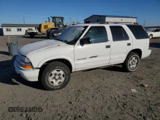 2003 Chevrolet Blazer LS z VIN 1GNDT13X03K120212, wystawiony jako Copart lot #41814425 z przebiegiem 154 757 mil mil oraz Szkoda całkowita • Salvage title. Historia ofert i sprzedaży dostępna na DreamBid. Obrazek 1.