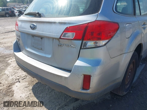 2013 Subaru Outback 2.5i z VIN 4S4BRCAC1D1220946, wystawiony jako IAAI lot #42697598 z przebiegiem 116 027 mil mil oraz . Historia ofert i sprzedaży dostępna na DreamBid. Obrazek 6.