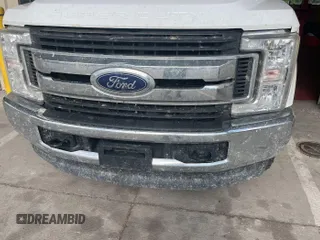 2019 Ford F-250 XL z VIN 1FT7W2BTXKED46997, wystawiony jako IAAI lot #42737714 z przebiegiem 124 075 mil mil oraz . Historia ofert i sprzedaży dostępna na DreamBid. Obrazek 8.