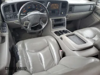 2005 Chevrolet Avalanche LS with VIN 3GNEC12Z95G145773, listed as a Copart auction lot 66265774 with 208,082 mi miles and Non Repairable. Bid and sale history available at carsss.com. Image 8.