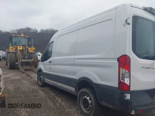 2019 Ford Transit z VIN 1FTYR1CM4KKA00667, wystawiony jako IAAI lot #41430228 z przebiegiem 252 757 mil mil oraz . Historia ofert i sprzedaży dostępna na DreamBid. Obrazek 14.
