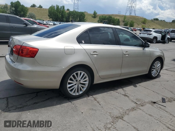 2013 Volkswagen Jetta TDI w/Premium/Nav с VIN 3VWLL7AJXDM200789, выставлен на аукционе Copart как лот 63700385 с пробегом 137 369 миль миль и Списание • Salvage title. История ставок и продаж доступна на DreamBid. Изображение 3.