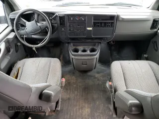 2006 Chevrolet Express Cargo Van with VIN 1GCGG25V361209424, listed as a Copart auction lot 82199034 with 178,239 mi miles and Non Repairable. Bid and sale history available at carsss.com. Image 8.