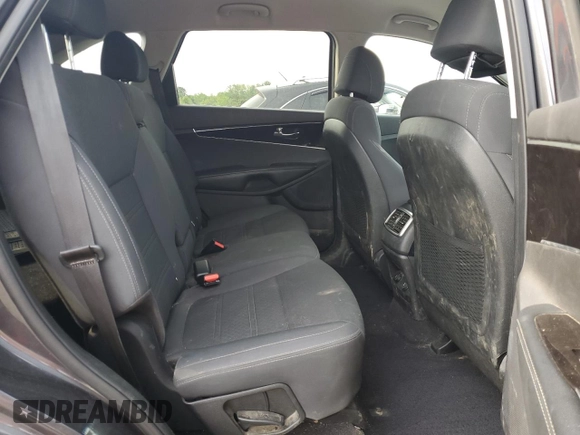 2017 Kia Sorento LX z VIN 5XYPGDA33HG333664, wystawiony jako Copart lot #59619905 z przebiegiem 76 439 mil mil oraz Szkoda całkowita • Salvage title. Historia ofert i sprzedaży dostępna na DreamBid. Obrazek 11.