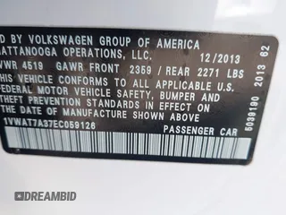 2014 Volkswagen Passat S z VIN 1VWAT7A37EC059126, wystawiony jako IAAI lot #42224824 z przebiegiem 81 455 mil mil oraz . Historia ofert i sprzedaży dostępna na DreamBid. Obrazek 9.