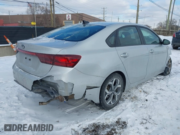2021 Kia Forte LXS z VIN 3KPF24AD5ME270044, wystawiony jako IAAI lot #41405638 z przebiegiem 82 963 mil mil oraz . Historia ofert i sprzedaży dostępna na DreamBid. Obrazek 4.