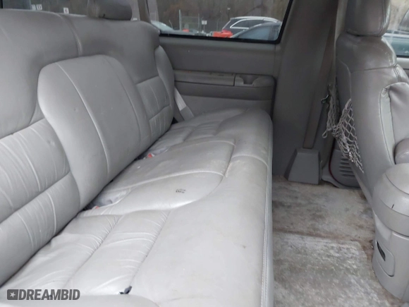1996 Chevrolet Tahoe with VIN 3GNEK18R8TG153872, listed as a IAAI auction lot 41913476 with 120,686 mi miles. Bid and sale history available at carsss.com. Image 8.