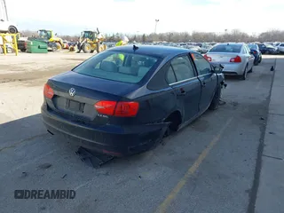 2011 Volkswagen Jetta SEL с VIN 3VWLZ7AJ7BM361967, выставлен на аукционе IAAI как лот 41697537 с пробегом Не указан миль и . История ставок и продаж доступна на DreamBid. Изображение 4.