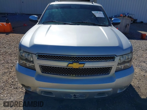 2014 Chevrolet Suburban LT with VIN 1GNSCJE06ER105294, listed as a IAAI auction lot 41687882 with 200,698 mi miles. Bid and sale history available at carsss.com. Image 12.