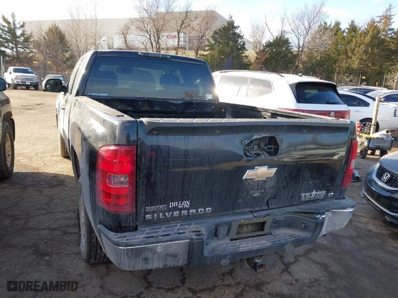 2011 Chevrolet Silverado 1500 LT with VIN 1GCRCSE09BZ421152, listed as a IAAI auction lot 41656671 with 272,927 mi miles. Bid and sale history available at carsss.com. Image 16.